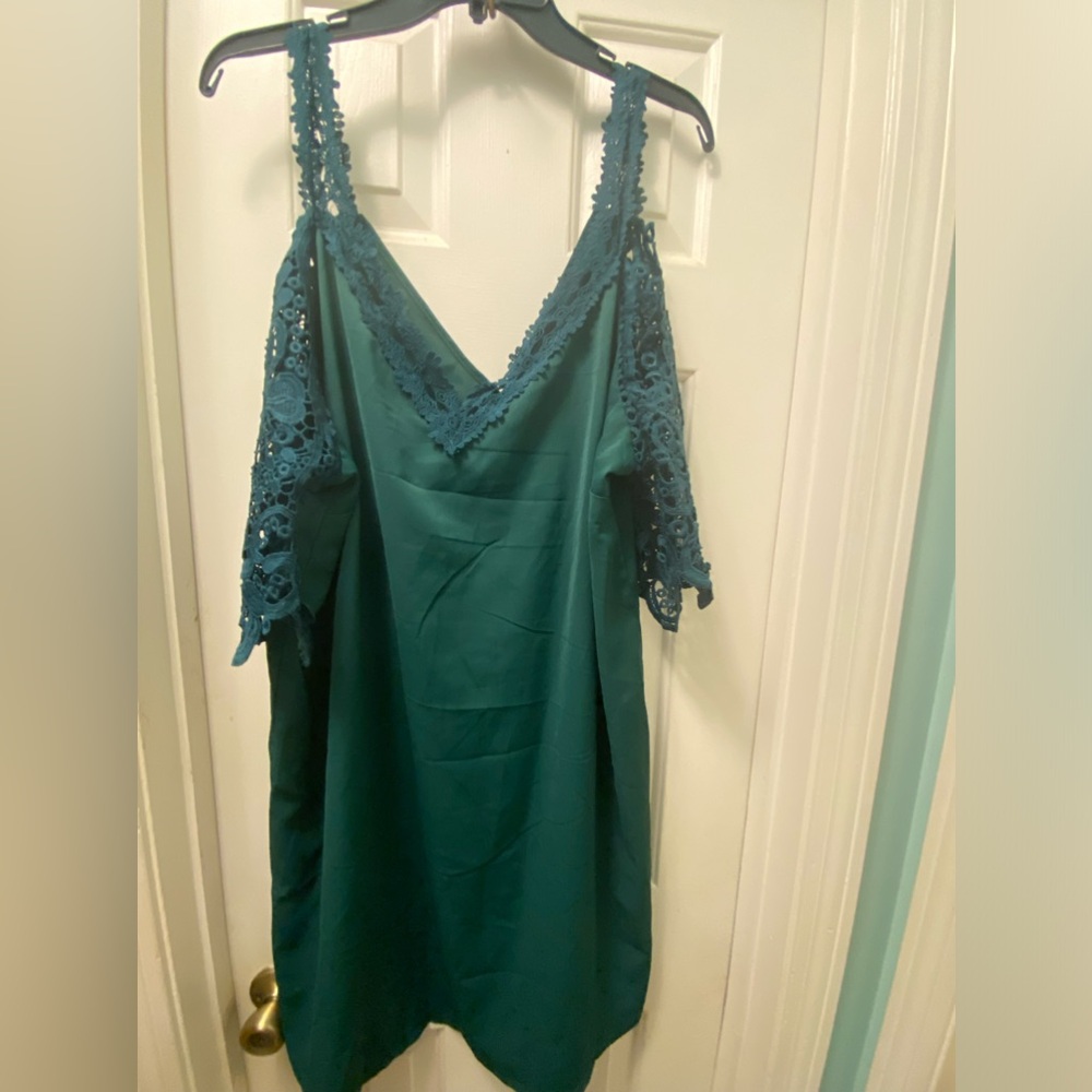 NWOT Cold Shoulder Lace Crochet Dress